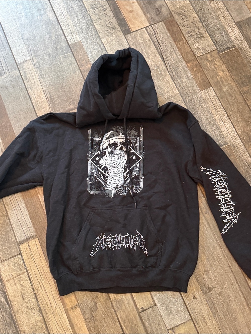 EUC Metallica Black Graphic Hooded Sweatshirt
